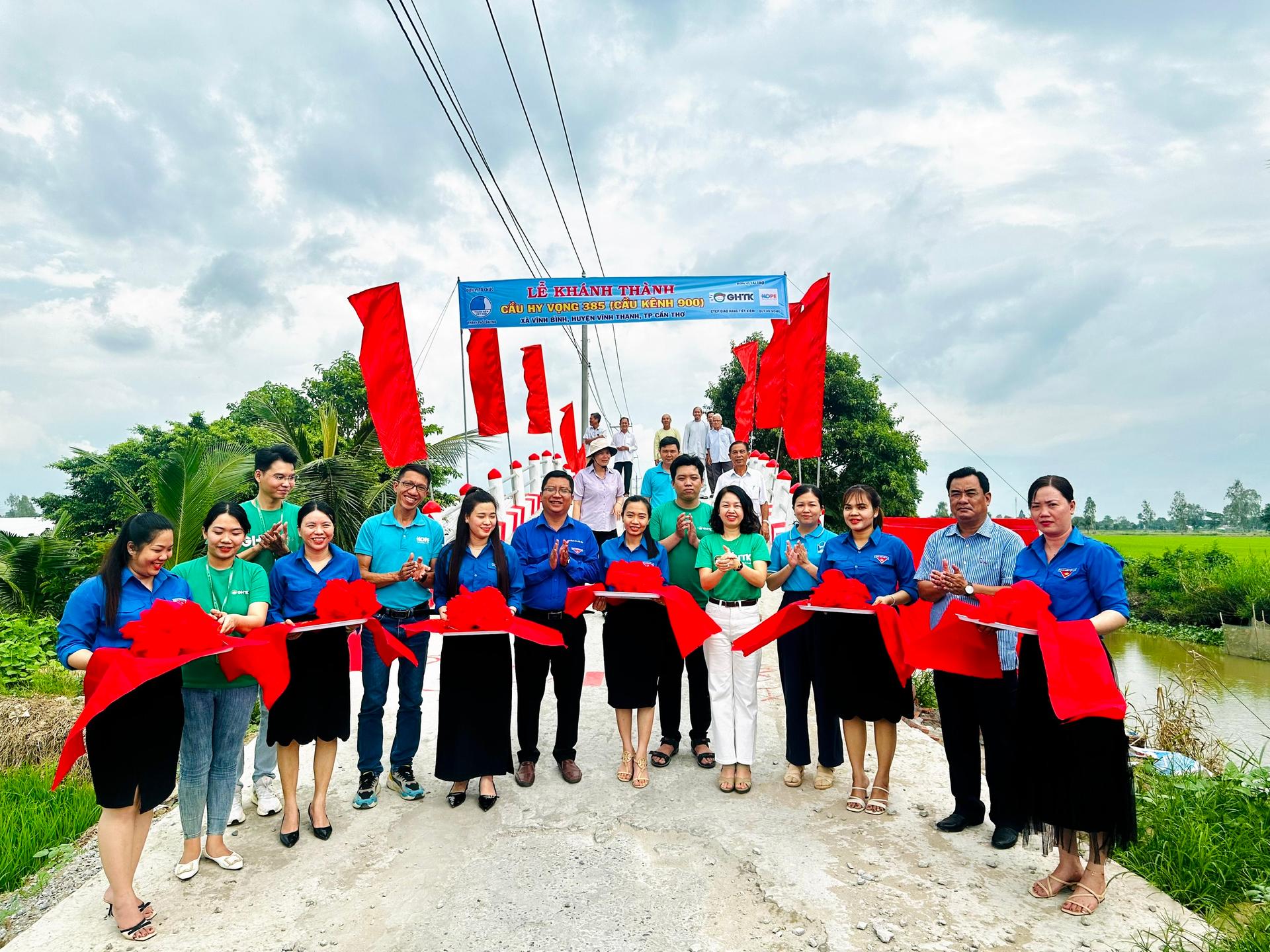 GHTK cùng Quỹ Hy Vọng xây cầu tại Đồng Tháp - Cán mốc 400 cây cầu được xây