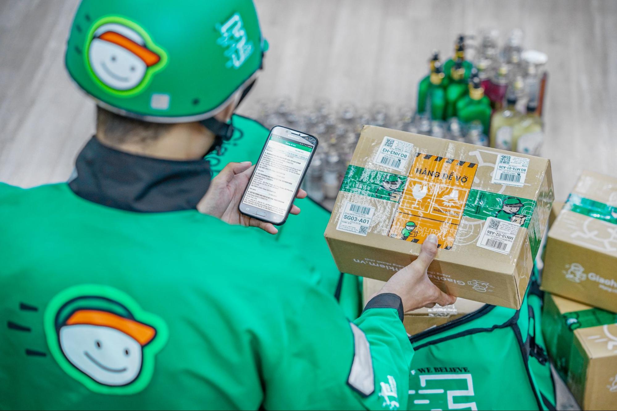 Cách đóng gói hàng mỹ phẩm chuẩn chỉnh, chống vỡ và tràn đổ