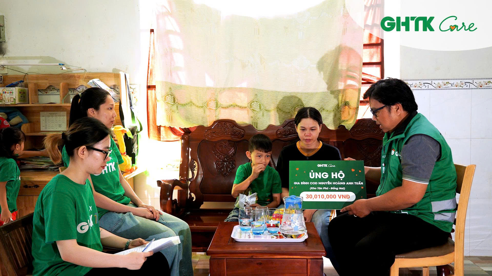 Hành trình trao yêu thương số 89: “Ba ơi, phù hộ cho mẹ mau quên ba đi…”