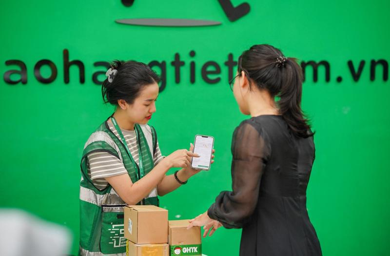 Tổng đài GHTK: Số hotline, giờ làm việc & cách liên hệ nhanh