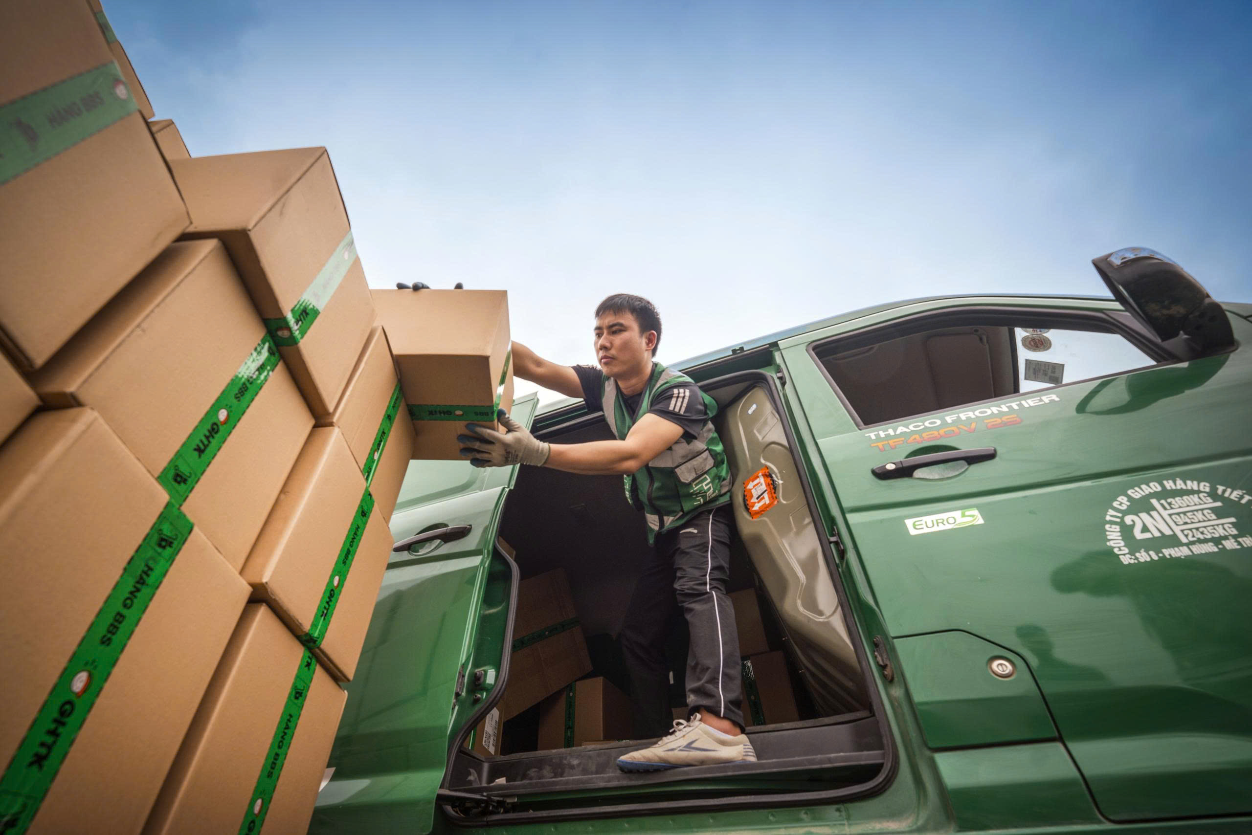 Quản lý logistics khi lượng đơn tăng vọt: Giải pháp tối ưu vận hành cho doanh nghiệp FMCG 