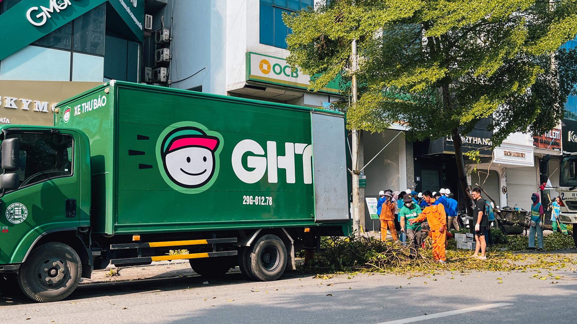 GHTK phối hợp cùng Sở GTVT Hà Nội hỗ trợ khắc phục hậu quả sau bão