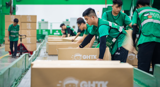 Khai báo đầy đủ giá trị hàng hóa của bạn trên mọi lô hàng. Chúng tôi miễn phí khai giá cho các kiện hàng dưới 1.000.000 VNĐ.