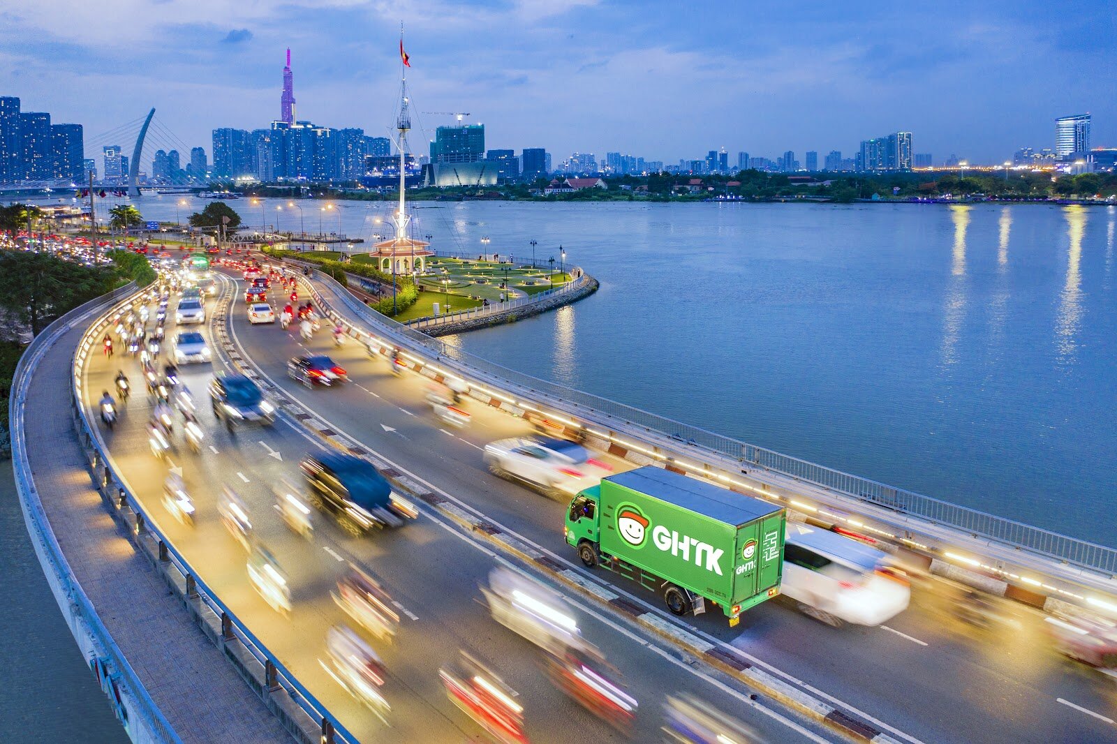 Phân phối hàng hoá: Chiến lược đa kho đa kênh mở rộng độ phủ thị trường