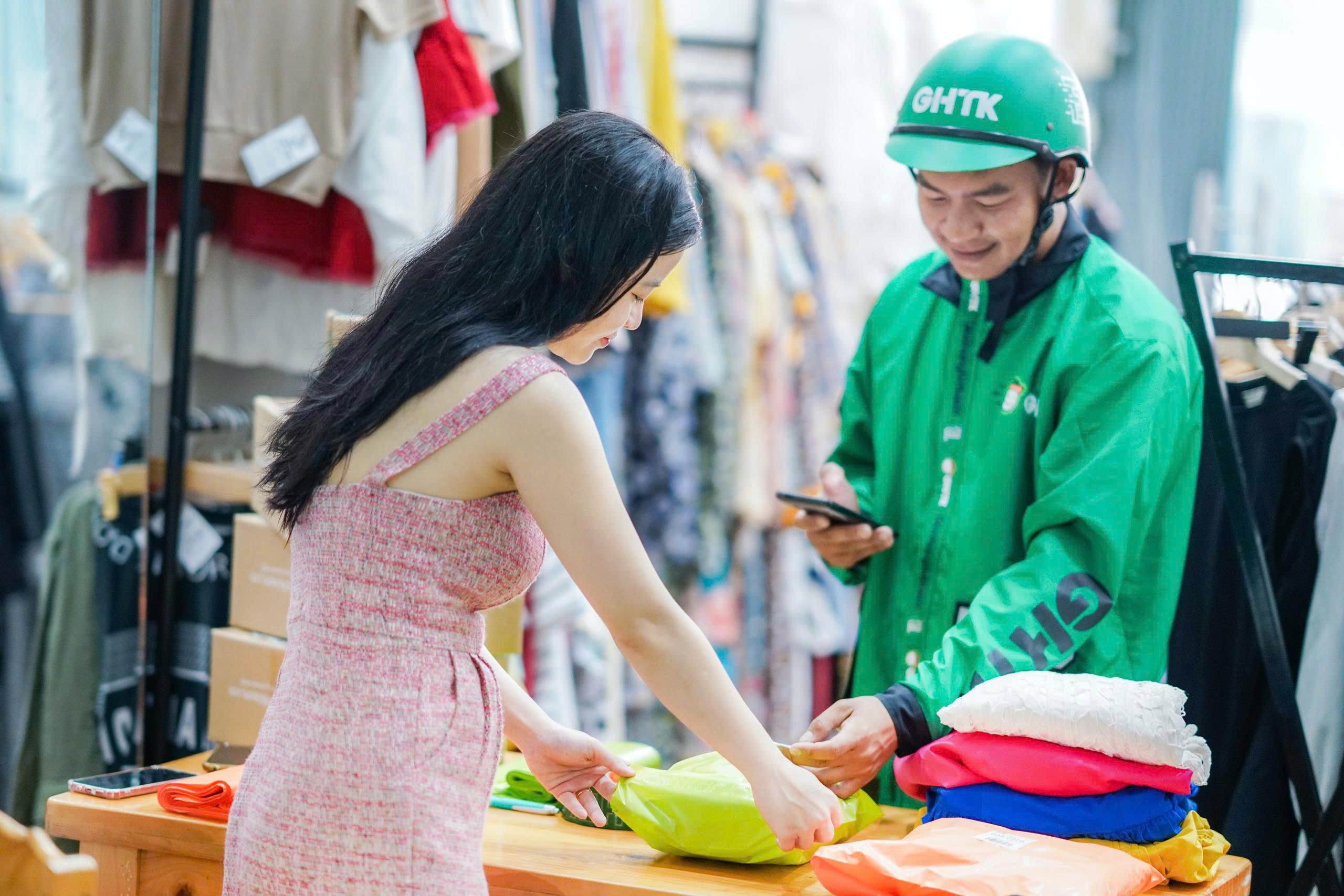 Giải pháp quản lý đơn hàng hiệu quả khi bán hàng đa kênh cho shop thời trang