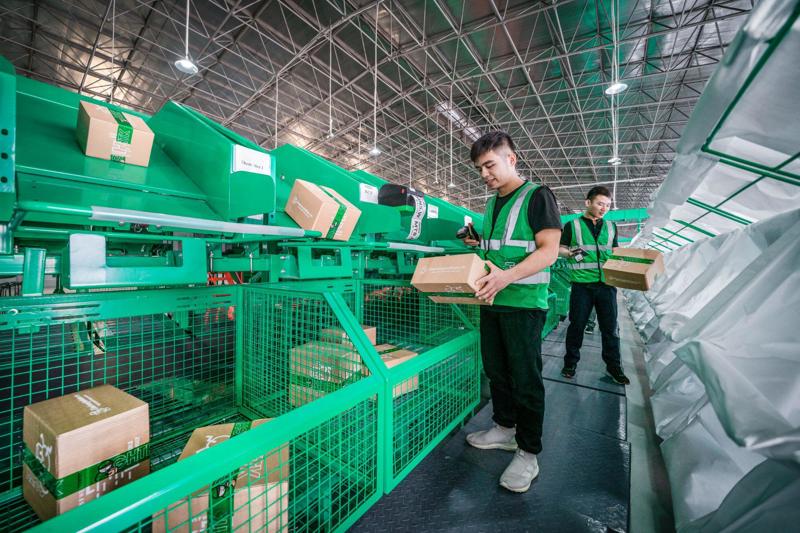 Hàng bay GHTK – Giải pháp vận chuyển siêu tốc, an toàn, toàn quốc