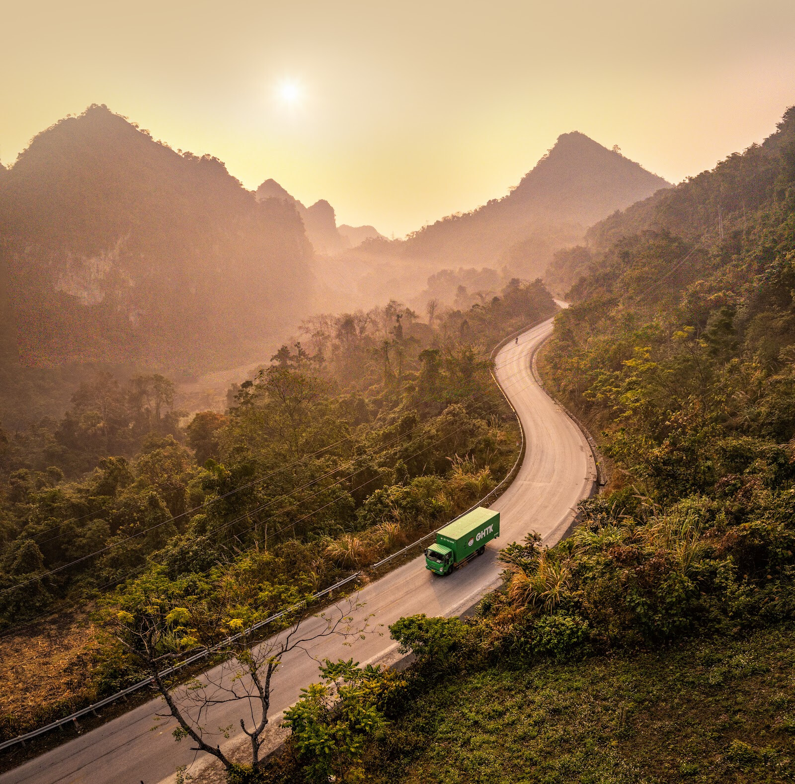 Thời trang bền vững: Khi Logistics xanh không chỉ là xu hướng mà là lợi thế cạnh tranh